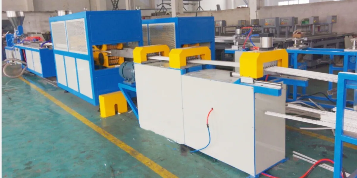 PVC corner bead line 3 PVC corner bead line 3